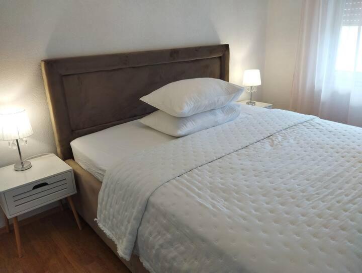M&M Pelivan Apartments Солин Экстерьер фото